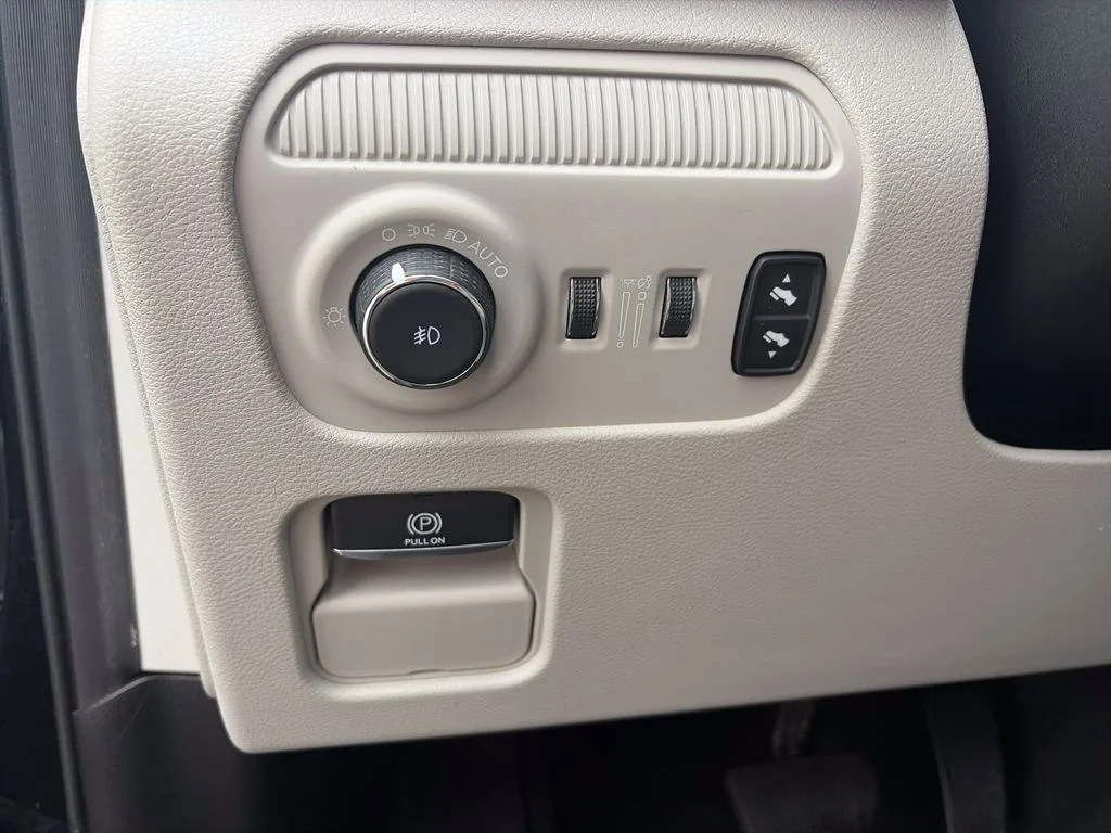 Used 2024 Black Jeep Series II image 18
