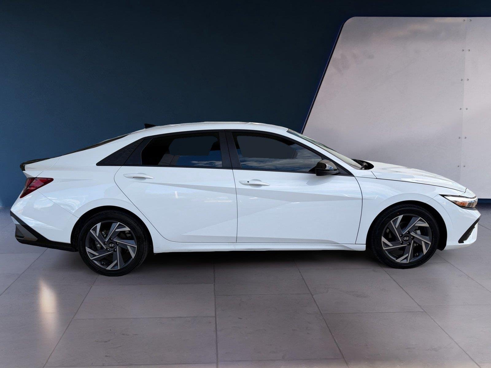 Used 2025 Serenity White Hyundai SEL Sport image 6