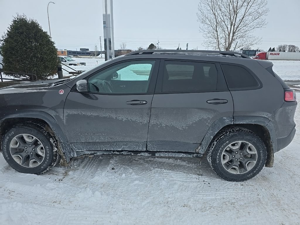 Used 2019 Jeep Cherokee Trailhawk with VIN 1C4PJMBX6KD421472 for sale in Rochester, Minnesota