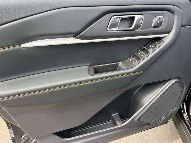 New 2026 Agate Black Metallic Ford Tremor® image 20