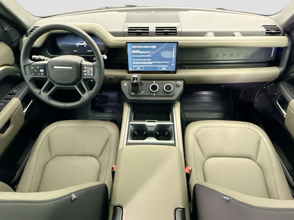 Used 2025 Pangea Green Metallic Land Rover S image 13