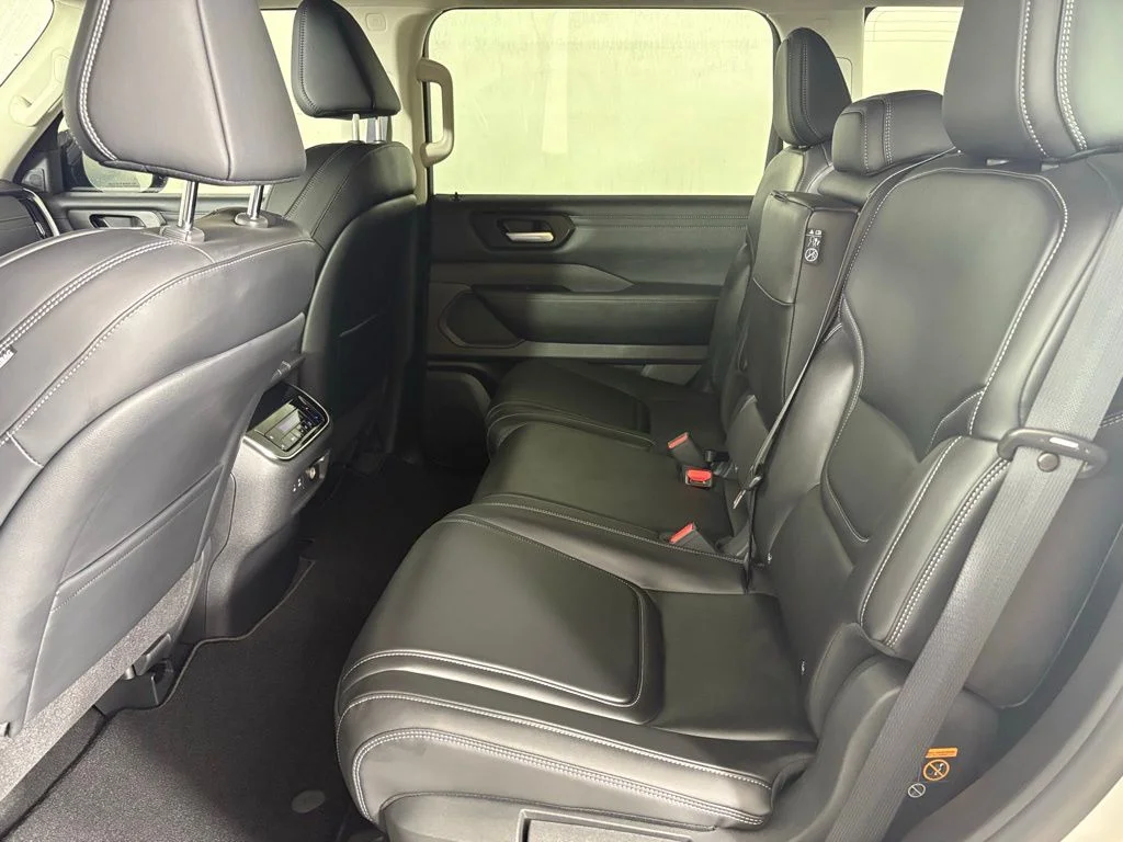 2026 Nissan Armada SV - Photo 36