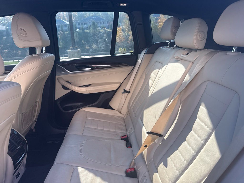 Used 2021 Alpine White BMW M40i image 11