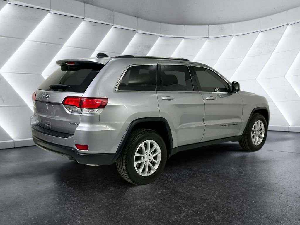 Used 2021 Silver Jeep Laredo E image 4