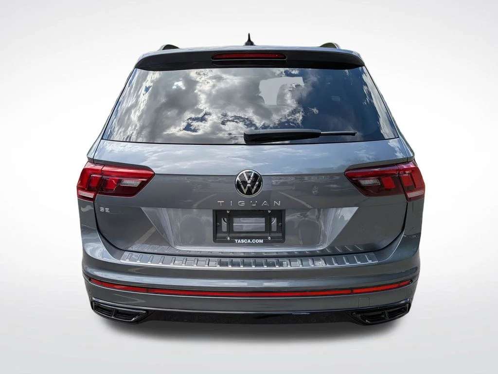 Used 2023 Gray Volkswagen 2.0T SE R-Line Black image 5