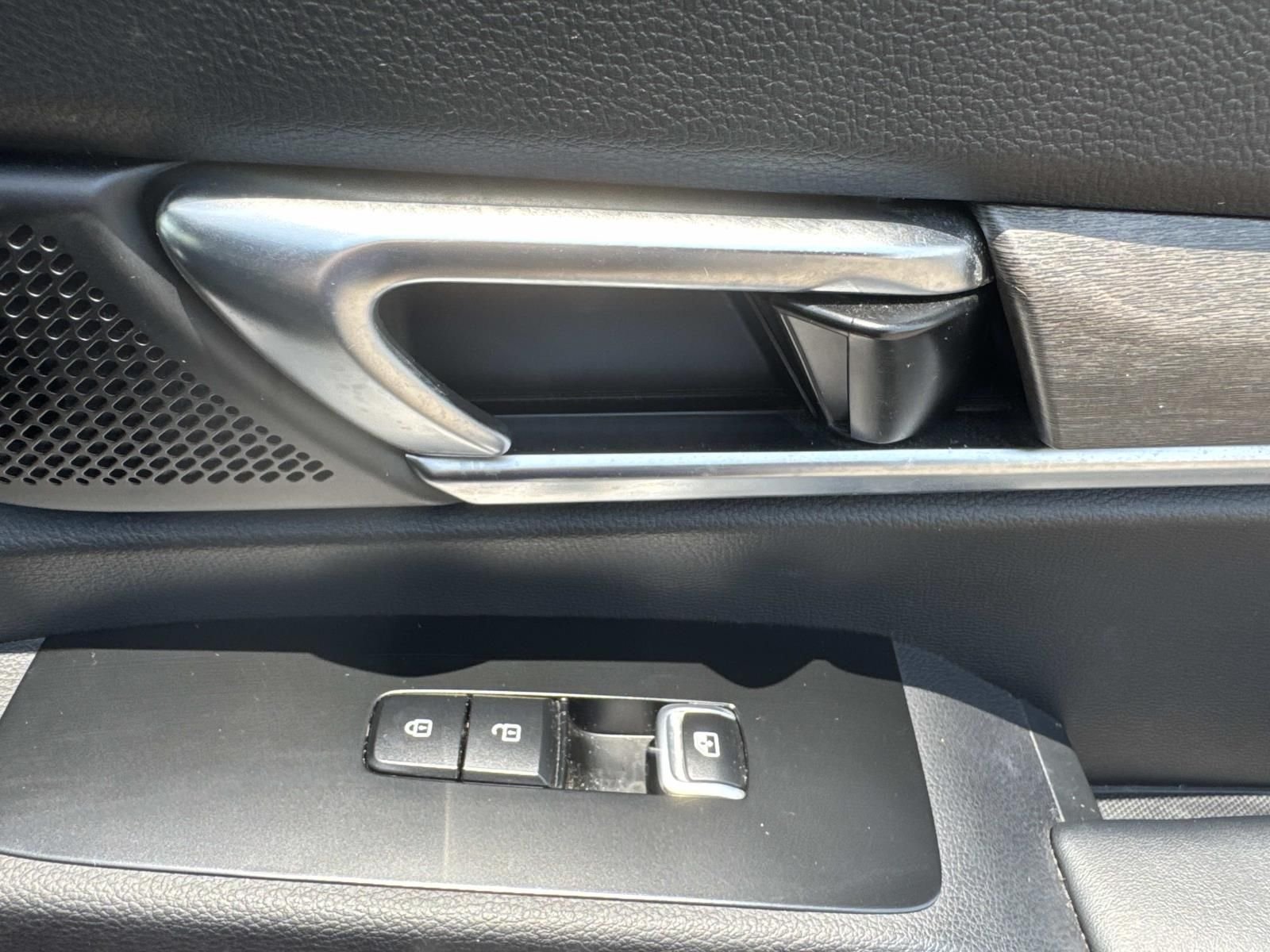 Used 2021 Black Kia EX image 18
