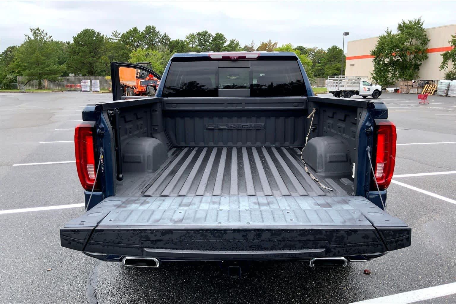 Used 2022 Pacific Blue Metallic GMC Denali image 35