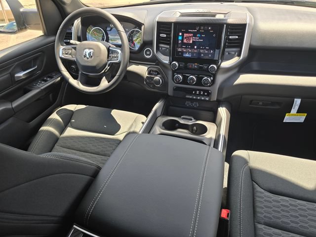 New 2026 Diamond Black Crystal Pearlcoat RAM Express image 30