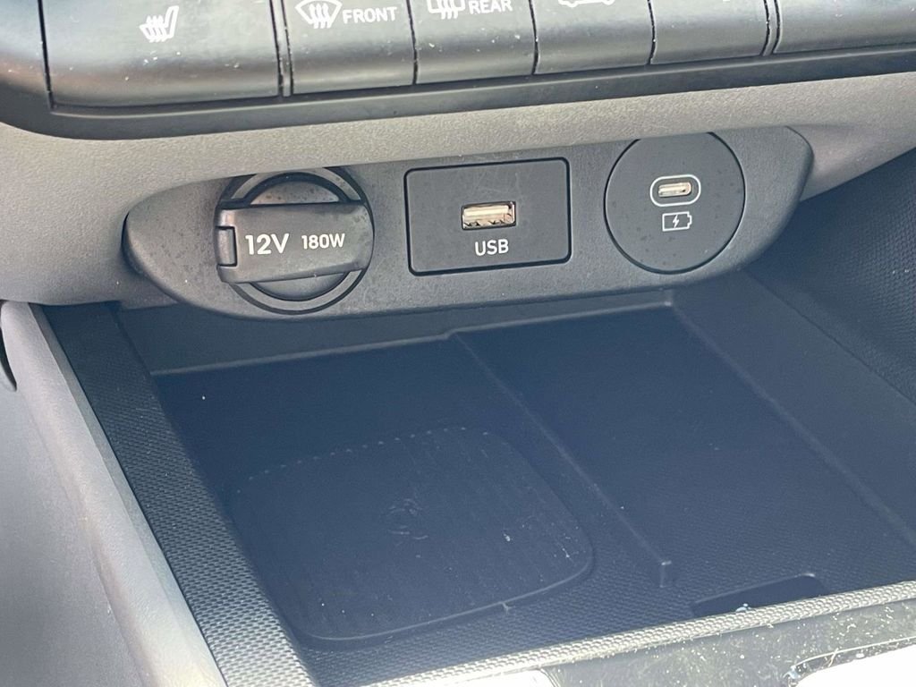 Used 2025 Red Hyundai SEL Convenience image 19