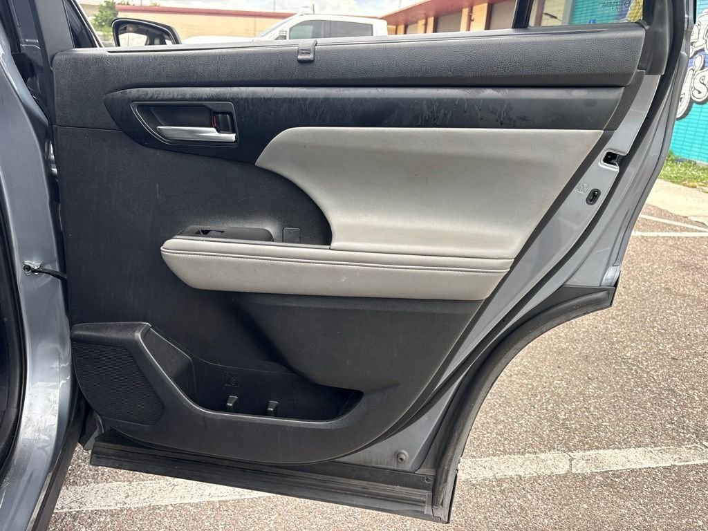 Used 2021  Toyota XLE image 14