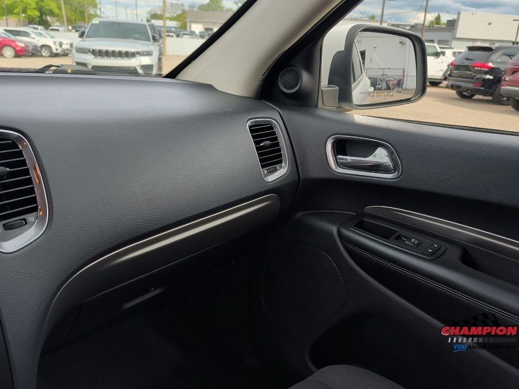 Used 2017 White Dodge SXT image 24