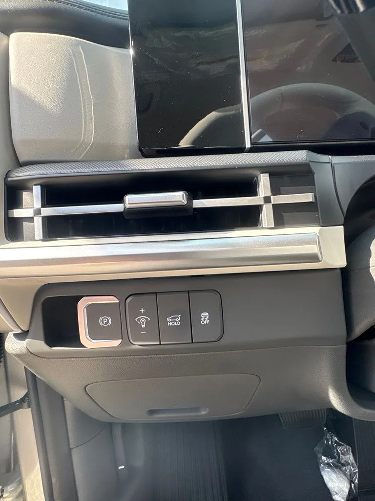 New 2027 Silver Hyundai SEL image 29