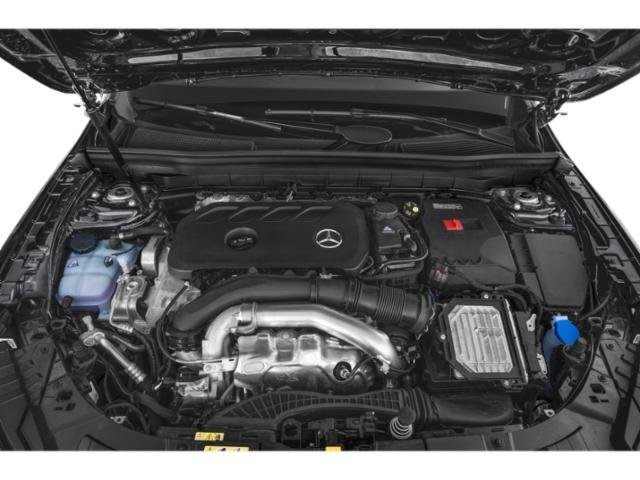 New 2026 Polar White Mercedes-Benz GLB 250 SUV image 15