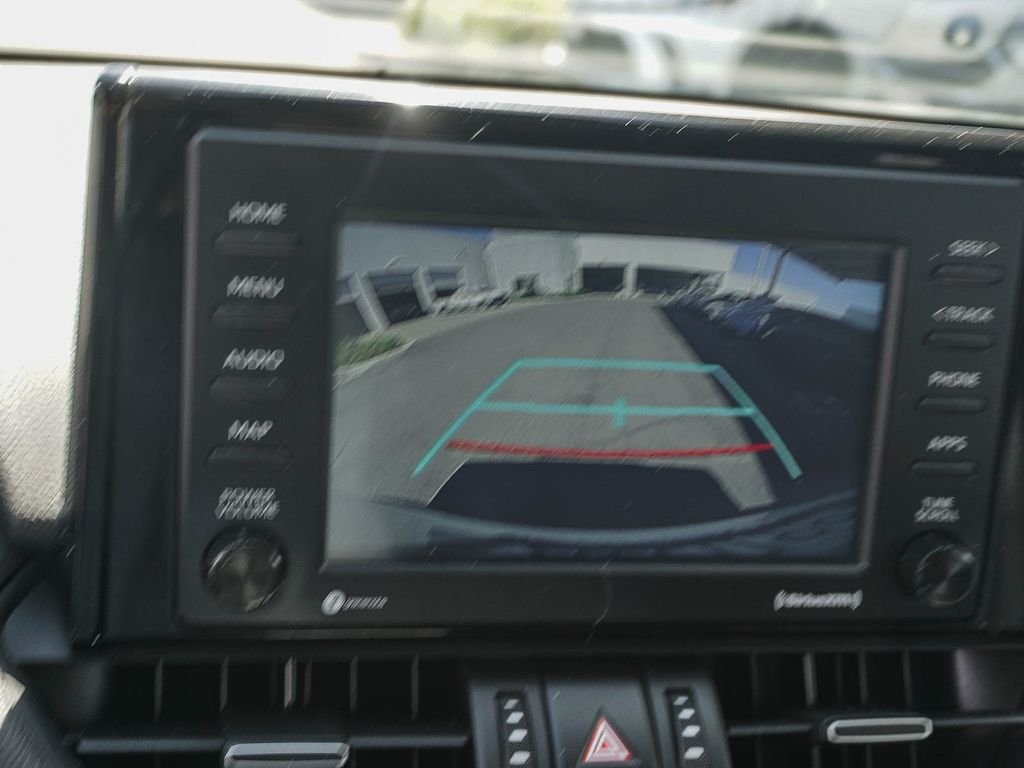Used 2022 White Toyota XLE Premium image 23