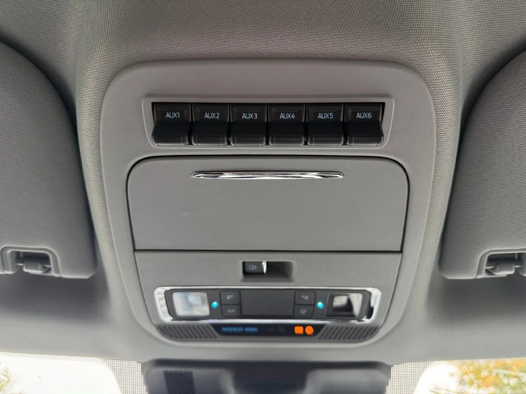 New 2027 Carbonized Gray Metallic Ford F-350® Lariat® image 27