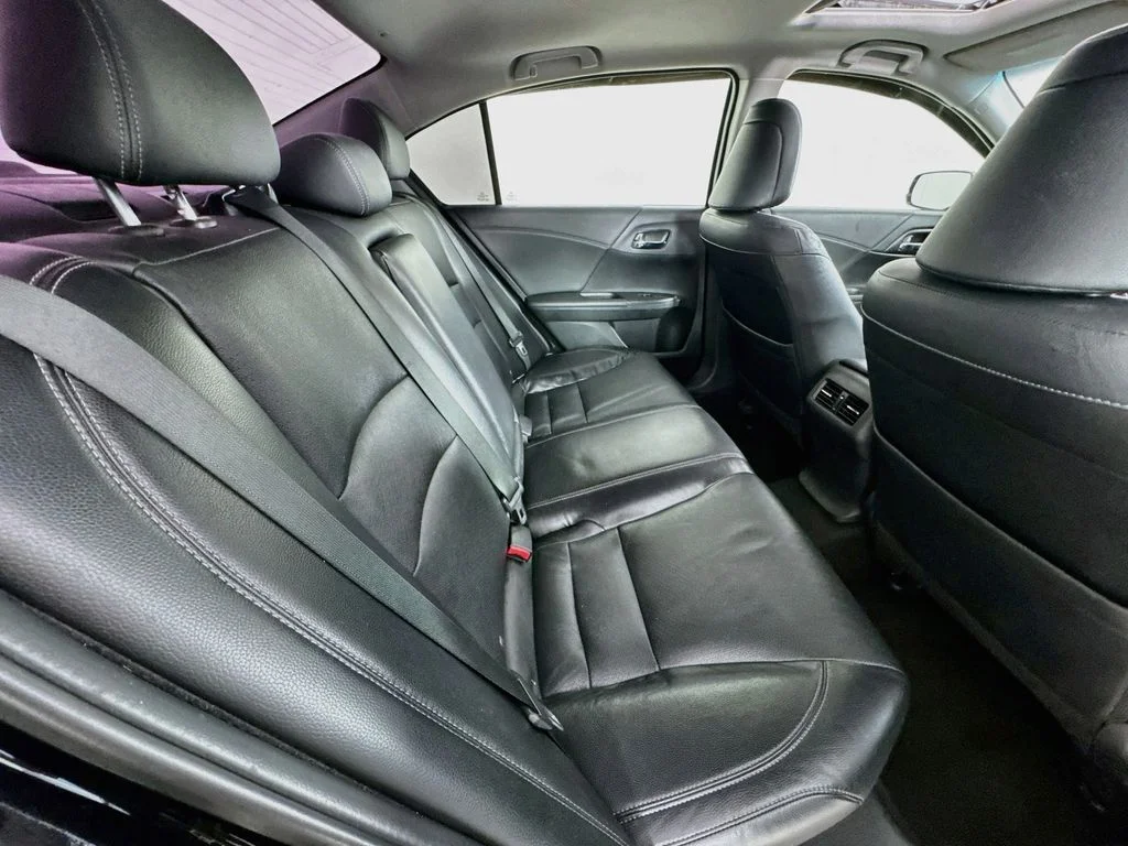 Used 2015 Crystal Black Pearl Honda EX-L image 33