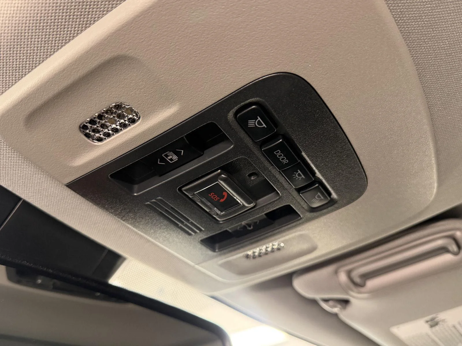 Used 2021 Wind Chill Pearl Toyota XSE image 16