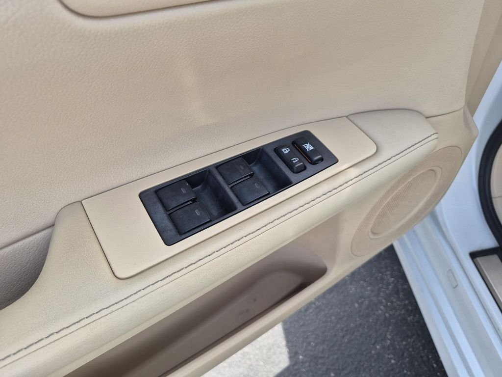 2014 Lexus ES 300h - Photo 13
