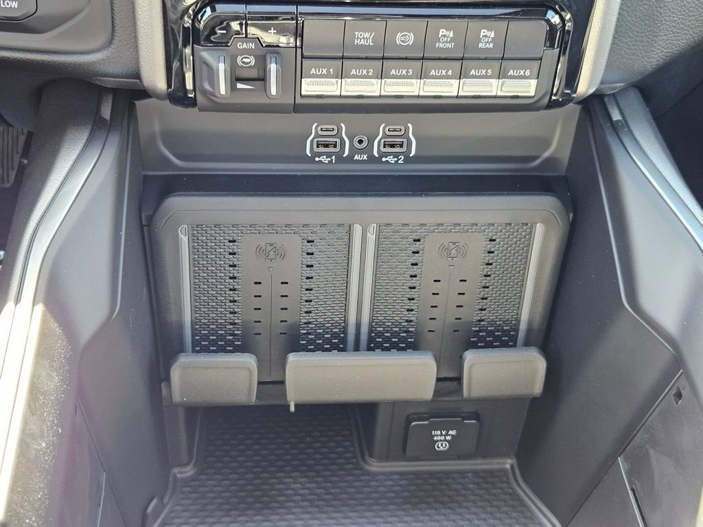 New 2026 Bright White Clear-Coat Exterior Paint RAM Laramie image 27