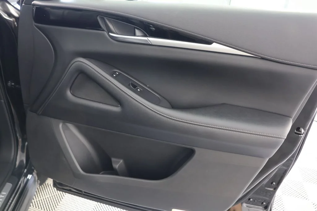 Used 2023 Black INFINITI PURE image 31