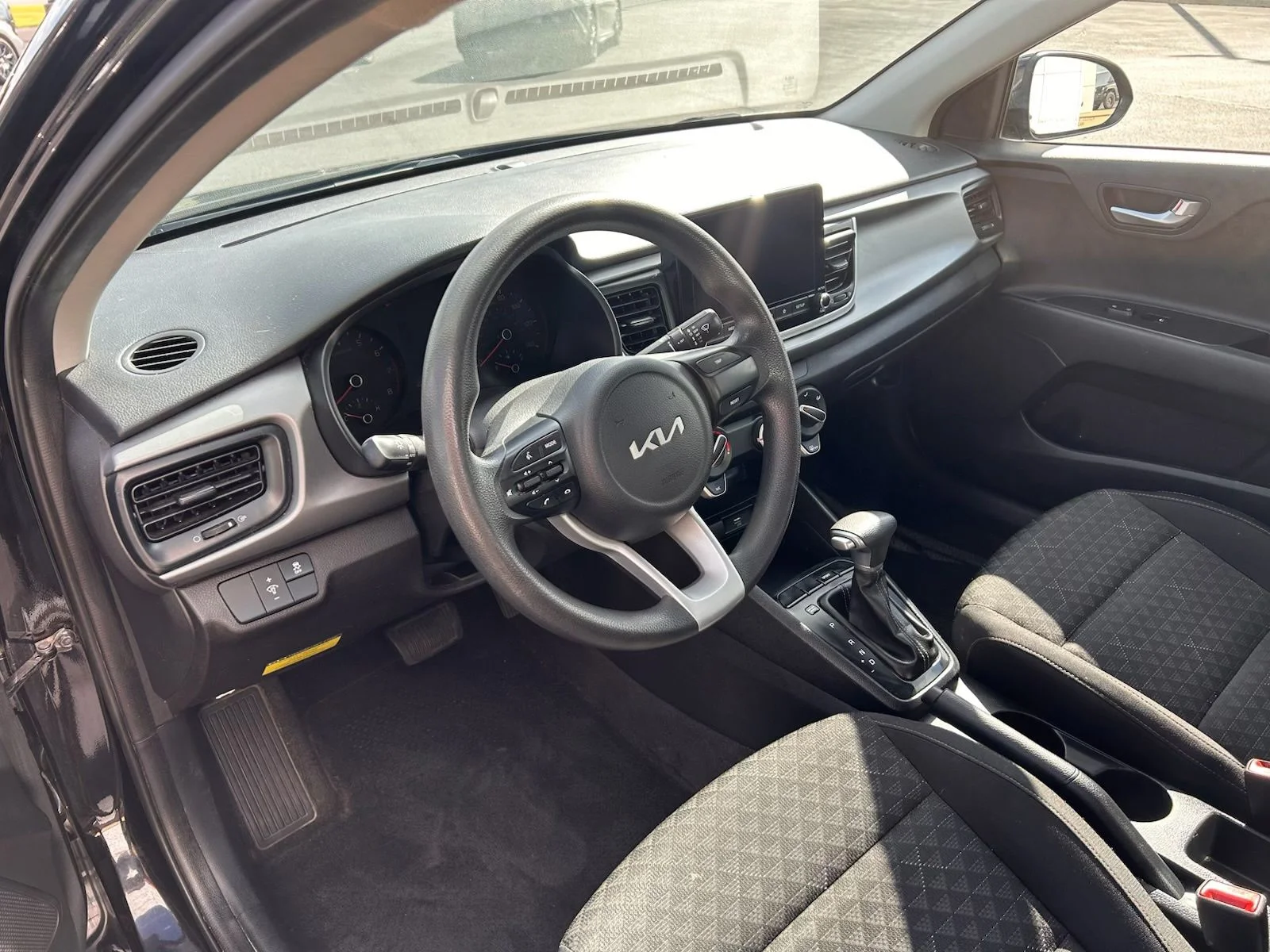Used 2022 Black Kia LX image 9