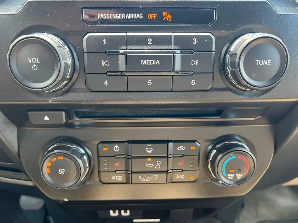 Used 2018 Gold Ford XLT image 18