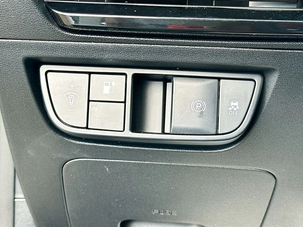 Certified Used 2024  Kia Light image 10