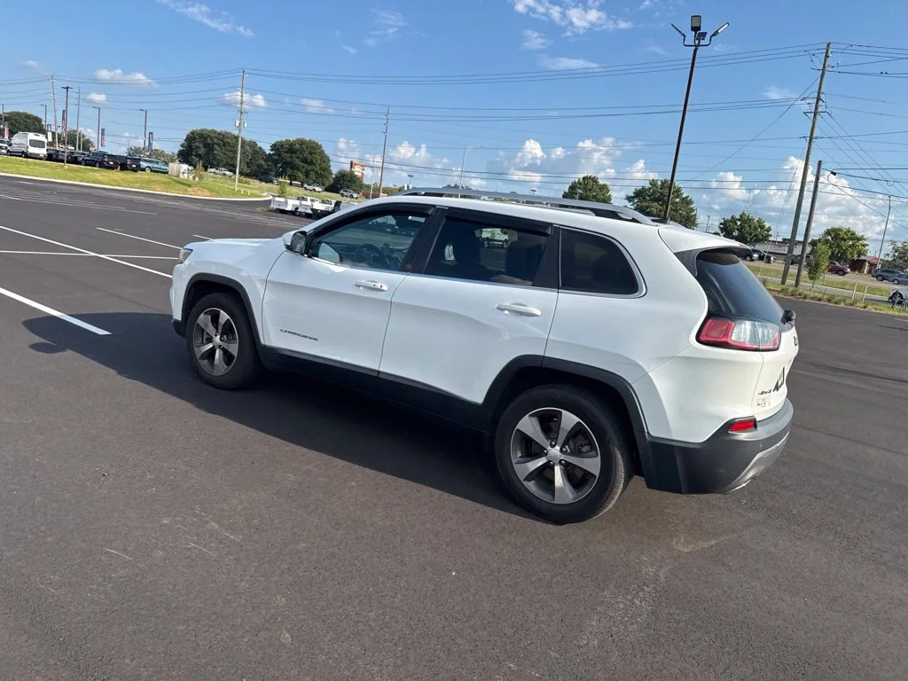 Used 2019 White Jeep Limited image 11