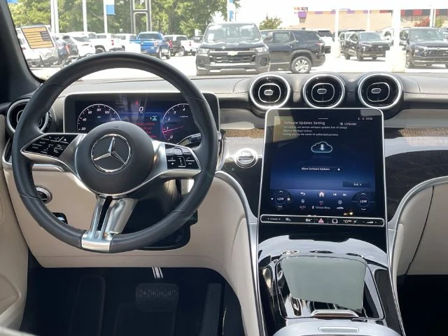 Used 2025 White Mercedes-Benz GLC 300 image 14