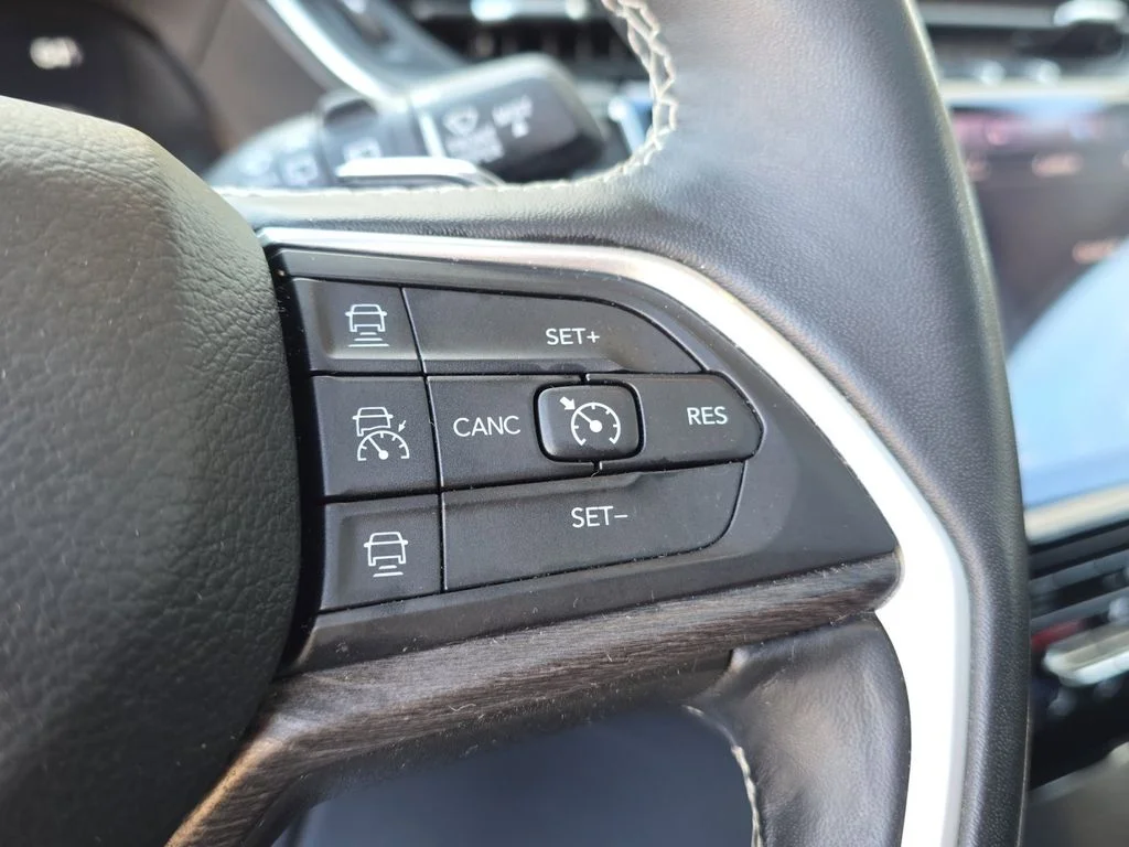 Used 2022 Black Jeep Limited image 37