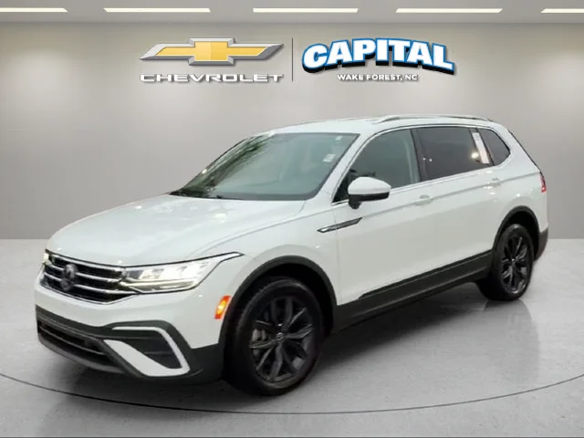 Used 2024  Volkswagen 2.0T SE image 1