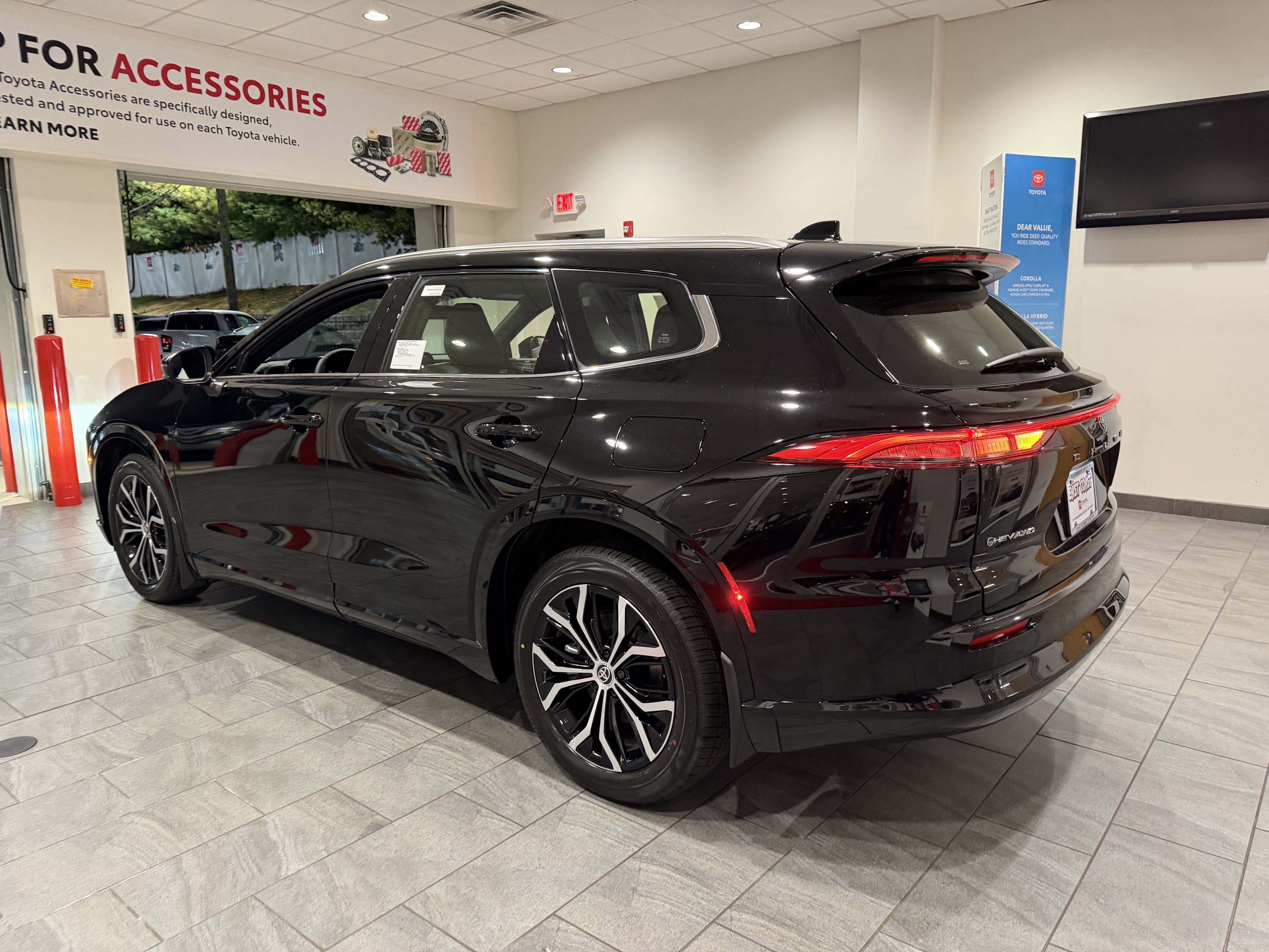 2025 Toyota Crown Signia XLE - Photo 51