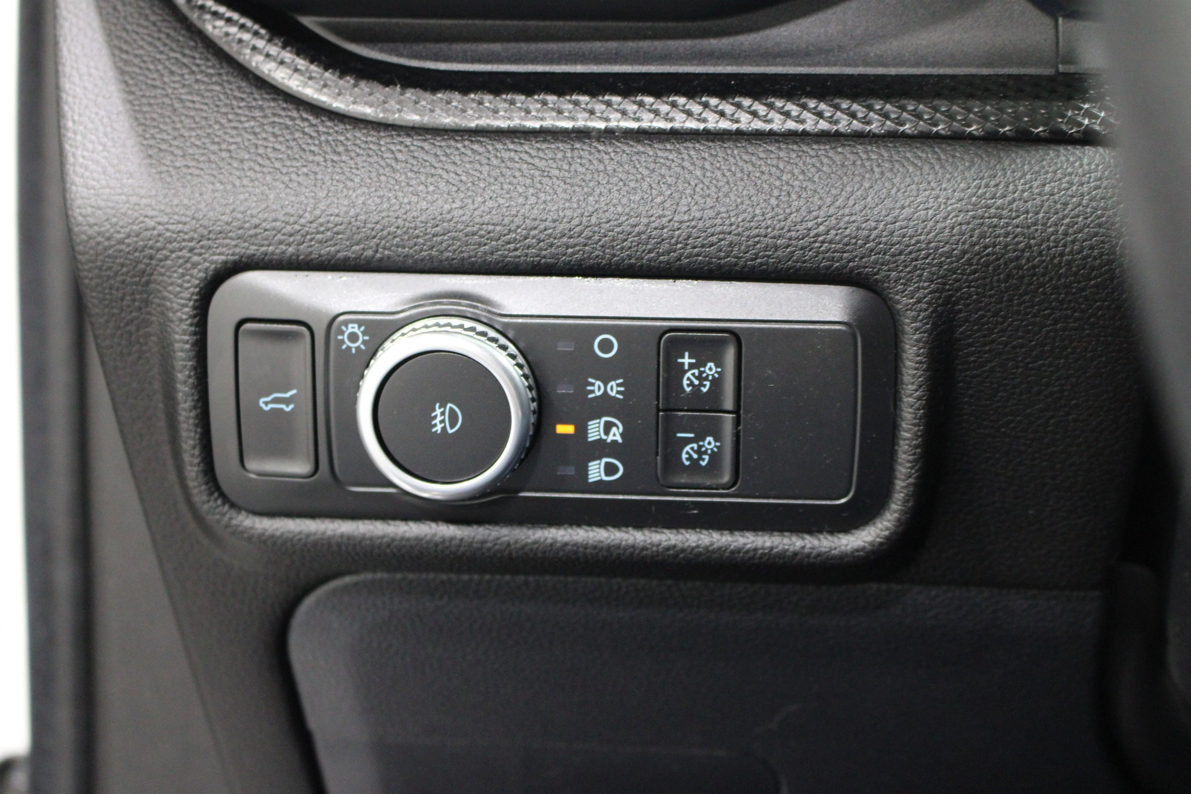 2022 Ford Explorer ST - Photo 9