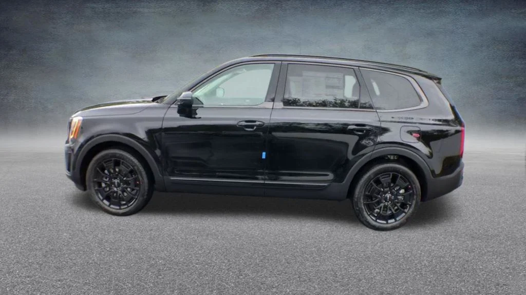Used 2022 Black Kia EX image 11