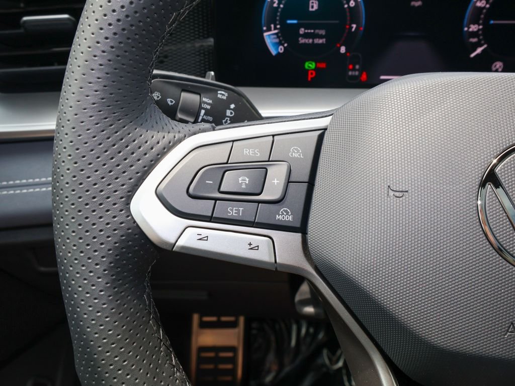 New 2026 White Volkswagen 2.0T SE R-Line Black image 25