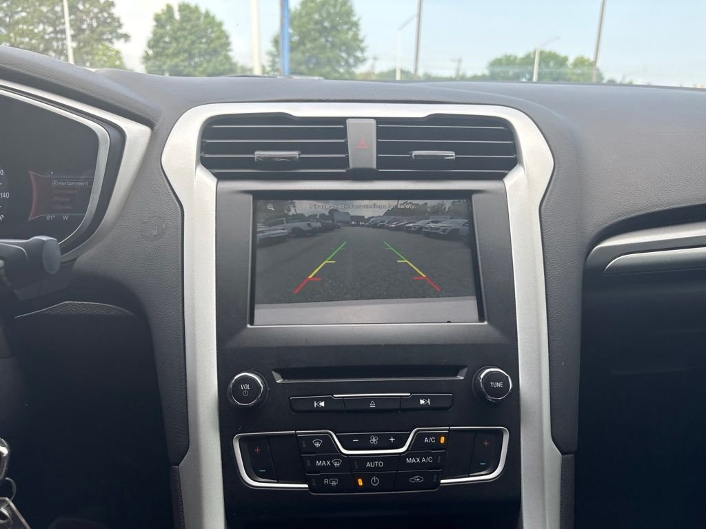 Used 2016 White Ford SE image 17