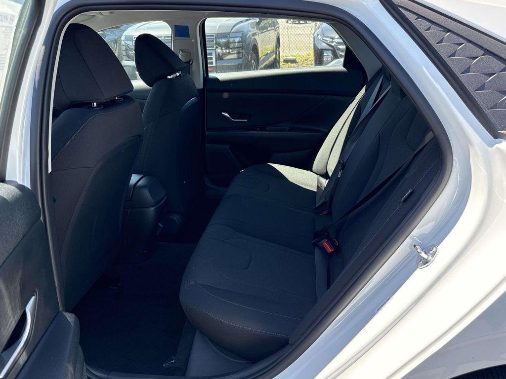 New 2026 White Hyundai SE image 13