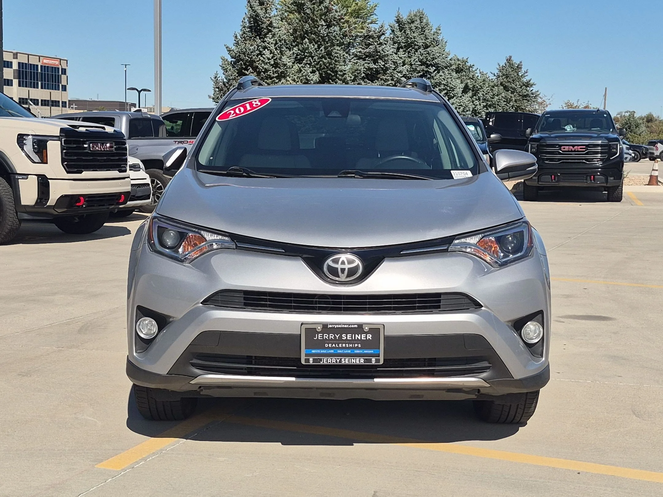 Used 2018 Silver Sky Metallic Toyota XLE image 8