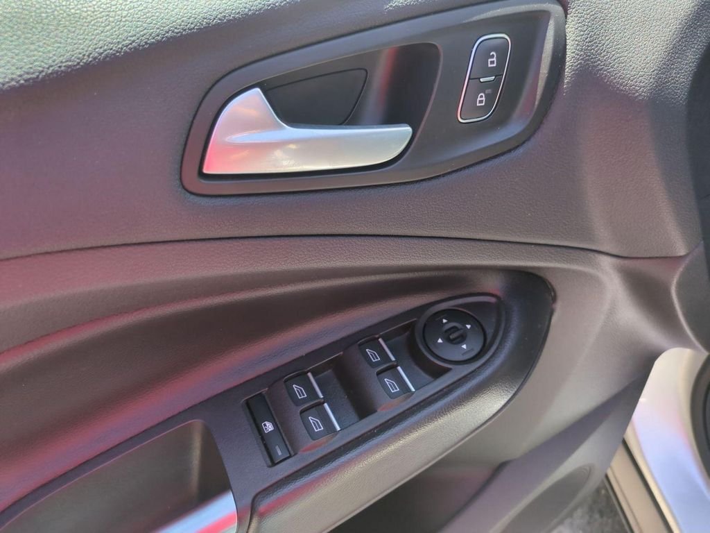 2019 Ford Escape SE - Photo 11