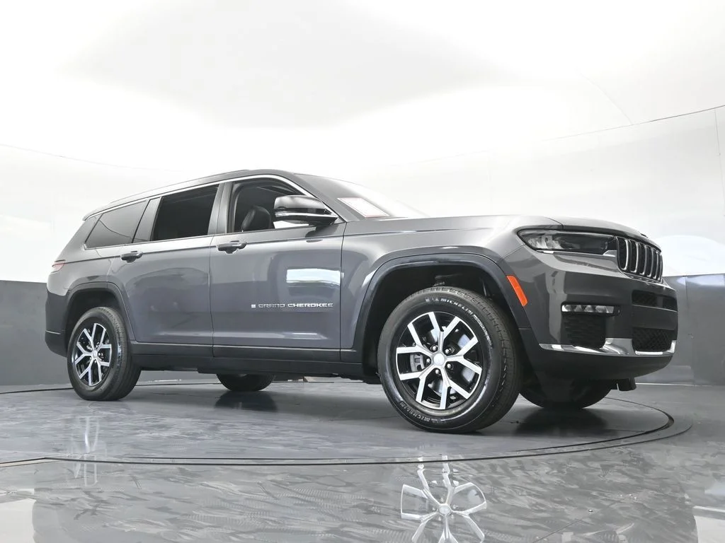 Used 2023 Baltic Gray Metallic Clearcoat Jeep Limited image 66