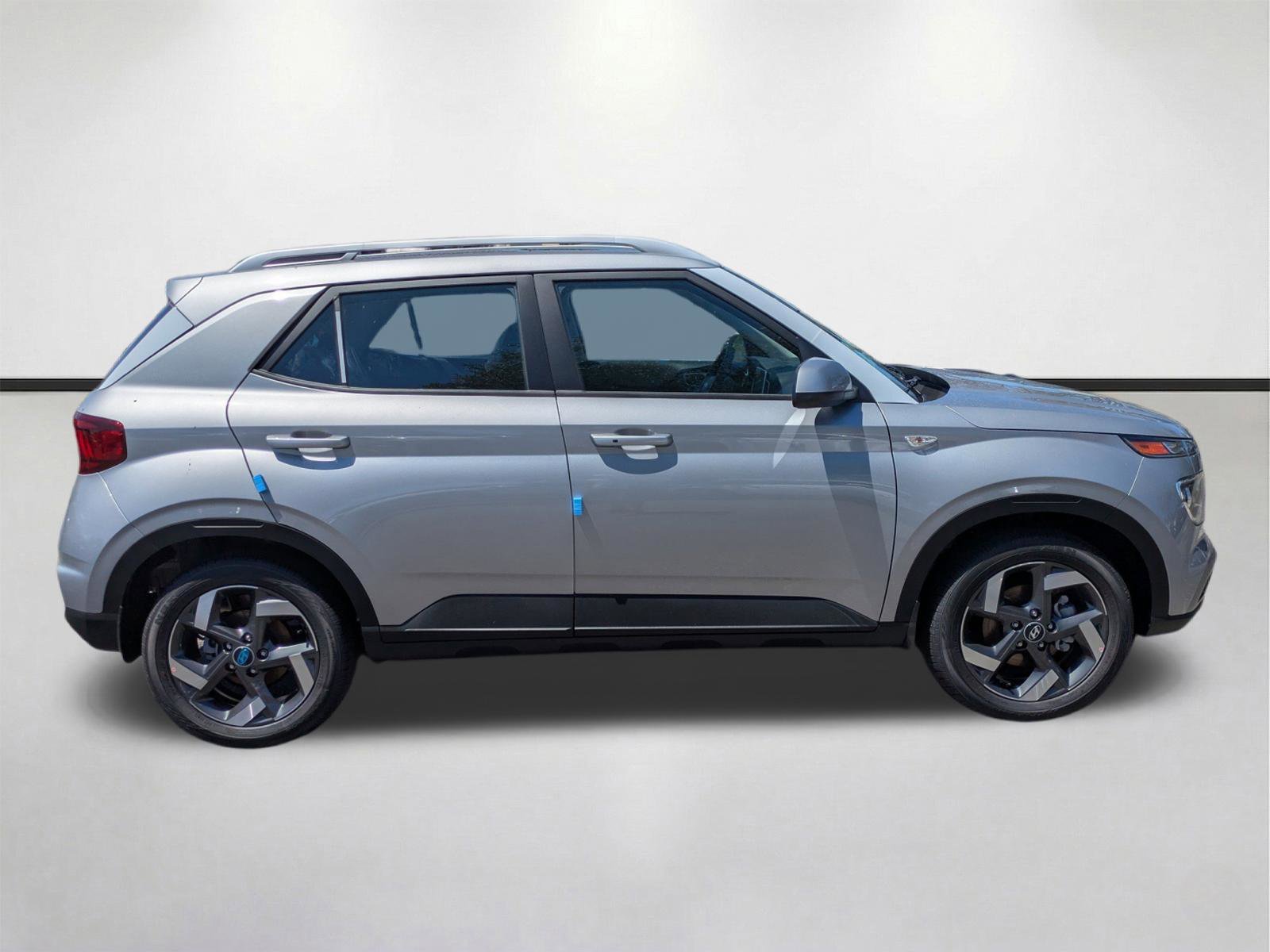 New 2026 Shimmering Silver Hyundai SEL image 32