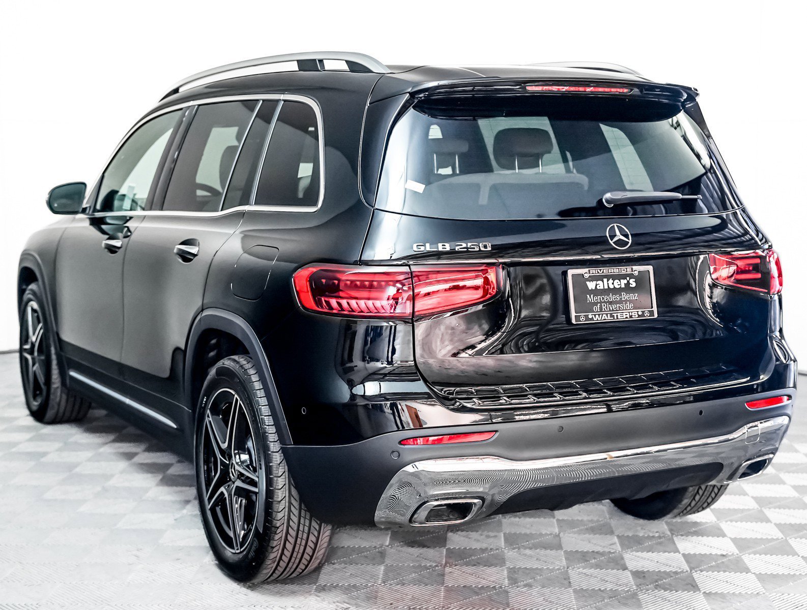 New 2026 Night Black Mercedes-Benz GLB 250 image 2