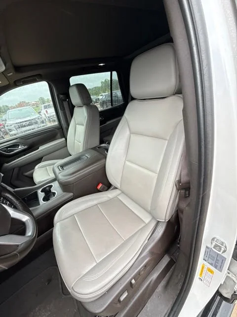 Used 2023 White Frost Tricoat GMC SLT image 18