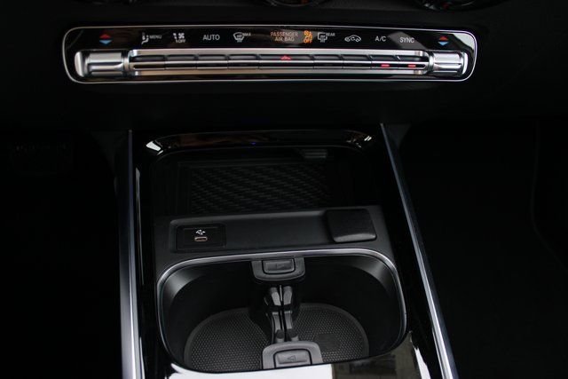 New 2026 Cirrus Silver Metallic Mercedes-Benz GLB 250 image 27