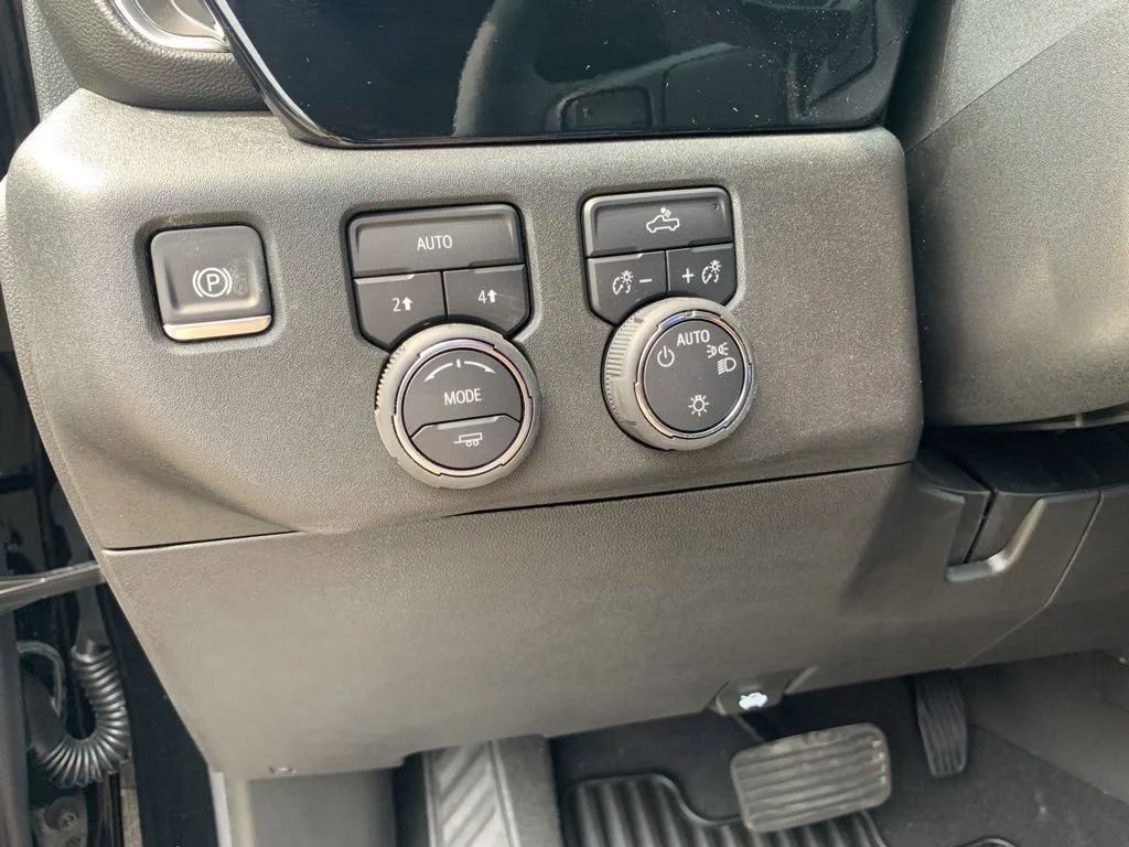 2025 Chevrolet Silverado 1500 LT - Photo 28