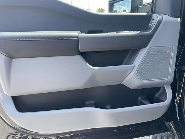 New 2026 Agate Black Metallic Ford XLT image 13