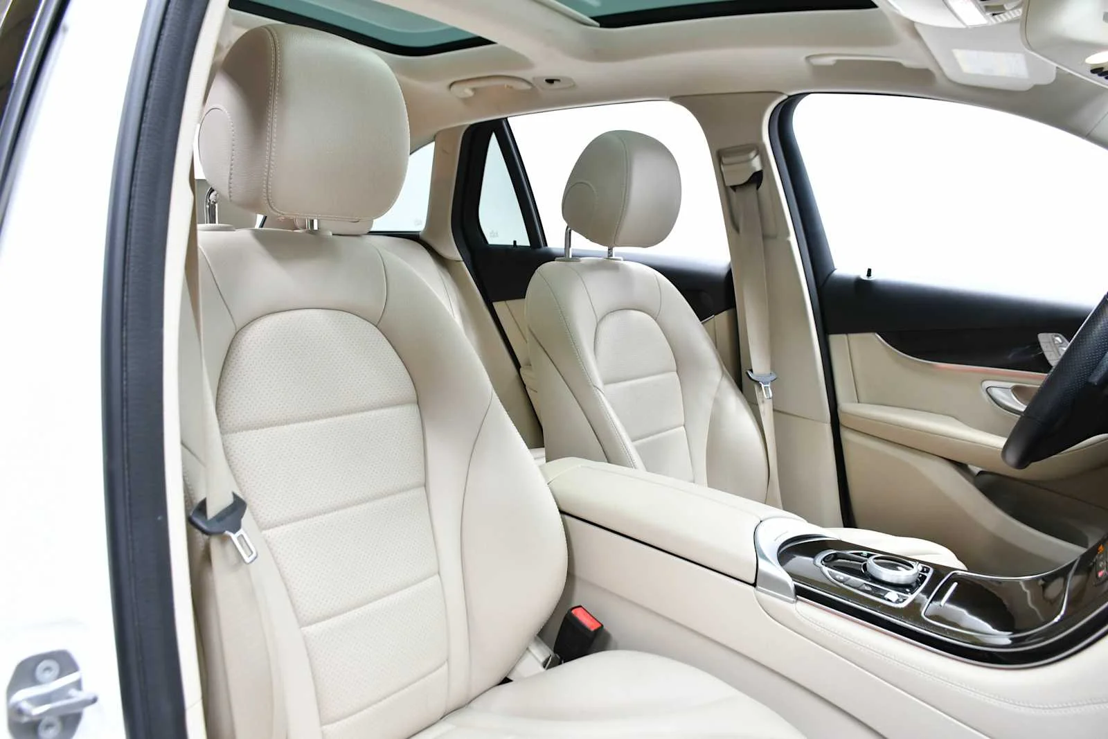Used 2019 Polar White Mercedes-Benz GLC 300 image 22