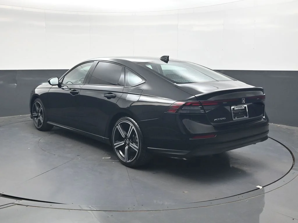 Used 2026 Crystal Black Pearl Honda SE image 6