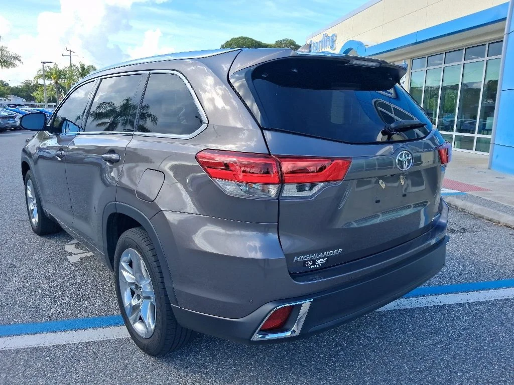 Used 2019 Gray Toyota Limited image 7