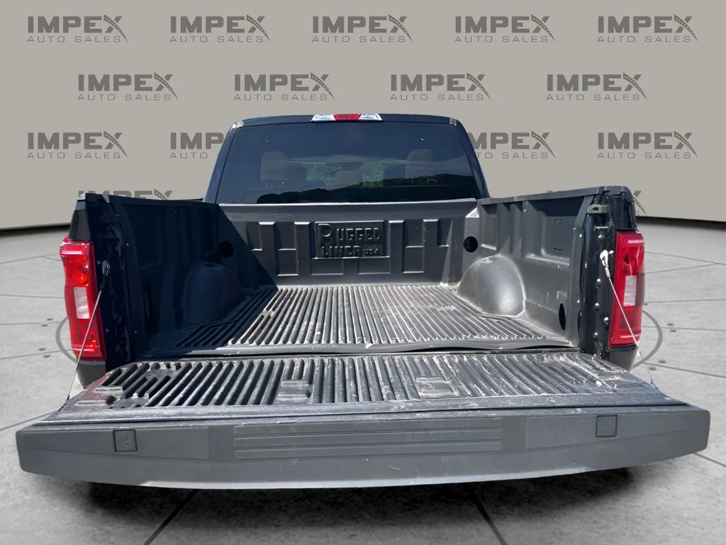 Used 2023 Black Ford XLT image 9